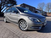 Gebraucht Mercedes B180 109 PS (80 kW) 2012 Grau Van / Kleinbus