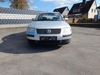 Używany VW Passat Basis 102 KM (75 kW) 2001 Srebrny Sedan/Limuzyna