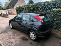 Second-hand Ford Focus 101 CP (74 kW) 2003 Negru Berlinǎ