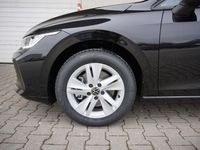 Gebraucht VW Golf VIII 116 PS (85 kW) 2024 Grenadillschwarz metallic Kombi