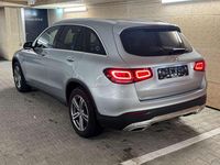 Gebraucht Mercedes GLC200 163 PS (119 kW) 2021 Silber SUV