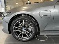 Gebraucht BMW 330e Sport Line 292 PS (214 kW) 2022 Grau Kombi