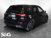 Gebraucht Mercedes B200 AMG 163 PS (119 kW) 2024 Metalliclack kosmosschwarz Kleinwagen
