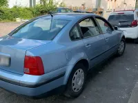 Gebraucht VW Passat 101 PS (74 kW) 1997 Blau Limousine