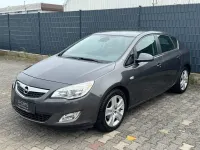 Gebraucht Opel Astra Edition 116 PS (85 kW) 2010 Grau Limousine
