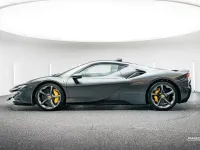 Gebraucht Ferrari SF90 999 PS (734 kW) 2021 Grigio silverstone Coupé