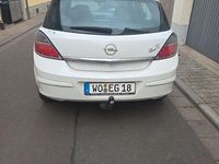 Second-hand Opel Astra 116 CP (85 kW) 2009 Alb Berlinǎ