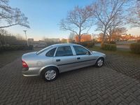 Gebraucht Opel Vectra 101 PS (74 kW) 1997 Silber Limousine