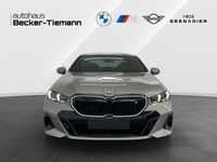Neu BMW i5 Exclusive 250 kW (340 PS) 2026 Grau Limousine
