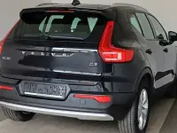 Gebraucht Volvo XC40 Momentum 150 PS (110 kW) 2020 Onyx black / metallic (metallic) SUV