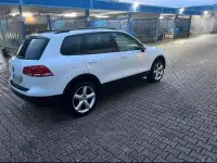Gebraucht VW Touareg 205 PS (150 kW) 2015 Weiß SUV