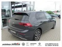 Gebraucht VW Golf VIII Active 131 PS (96 kW) 2023 Uranograu Limousine