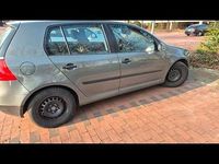 Second-hand VW Golf V 120 CP (88 kW) 2004 Maro Hatchback
