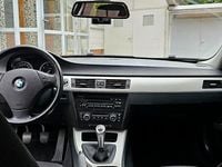 Używany BMW 318 143 KM (105 kW) 2009 Srebrny Kombi