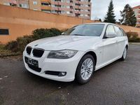 Gebraucht BMW 320 177 PS (130 kW) 2010 Silber Kombi