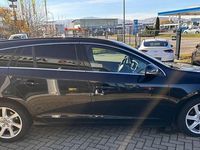 Gebraucht Volvo V60 Momentum 181 PS (133 kW) 2015 Schwarz Kombi