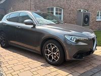 Gebraucht Alfa Romeo Stelvio 179 PS (131 kW) 2018 Grau SUV