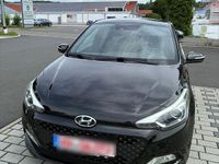 Gebraucht Hyundai i20 Classic 84 PS (61 kW) 2016 Schwarz Kleinwagen