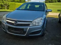 Gebraucht Opel Astra 105 PS (77 kW) 2009 Silber Limousine
