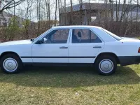 Gebraucht Mercedes 230 136 PS (100 kW) 1987 Weiß Limousine