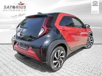 Neu Toyota Aygo X 72 PS (52 kW) 2025 Rot SUV