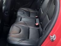 Gebraucht Volvo V40 Summum 120 PS (88 kW) 2016 Rot Limousine