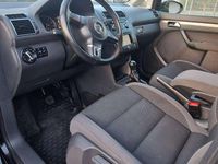 Gebraucht VW Touran Trendline 105 PS (77 kW) 2012 Schwarz Van / Kleinbus