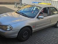 Gebraucht Ford Mondeo 131 PS (96 kW) 2000 Silber Limousine