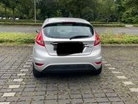 Gebraucht Ford Fiesta Trend 82 PS (60 kW) 2010 Silber Kleinwagen