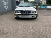 Gebraucht BMW 316 73 PS (53 kW) 1989 Weiß Limousine