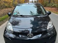 Gebraucht Toyota Aygo 68 PS (50 kW) 2010 Schwarz Kleinwagen