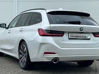 Gebraucht BMW 320 Efficient Dynamics 190 PS (139 kW) 2024 Mineralweiß metallic Kombi