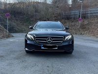 Gebraucht Mercedes E220 194 PS (142 kW) 2019 Schwarz Limousine