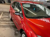 Second-hand Ford Focus 101 CP (74 kW) 2005 Roșu Hatchback