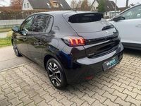 Gebraucht Peugeot 208 Allure 101 PS (74 kW) 2023 Perla nera schwarz Kleinwagen