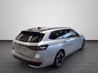 Gebraucht VW Passat R-line 177 PS (130 kW) 2025 Oyster silver metallic (metallic) Kombi