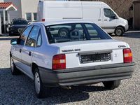 Gebraucht Opel Vectra 116 PS (85 kW) 1990 Weiß Limousine