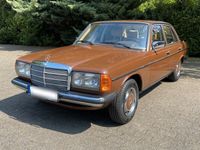 gebraucht Mercedes 200 W123 tolle Farbkombination **Winterpreis**