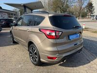Gebraucht Ford Kuga ST-Line 150 PS (110 kW) 2019 Silber SUV