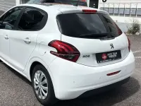 Gebraucht Peugeot 208 Style 82 PS (60 kW) 2018 Weiß Kleinwagen