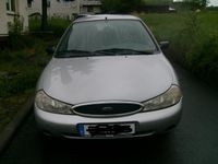 Gebraucht Ford Mondeo 90 PS (66 kW) 1997 Silber Limousine
