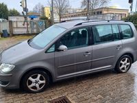 Gebraucht VW Touran 140 PS (102 kW) 2007 Gold Van / Kleinbus