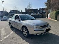 Gebraucht Ford Mondeo 145 PS (106 kW) 2001 Silber Limousine