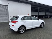 Gebraucht Hyundai i30 Trend 140 PS (102 kW) 2017 Weiß Limousine