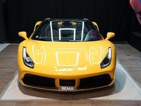 Gebraucht Ferrari 488 669 PS (492 kW) 2017 Gelb Cabrio