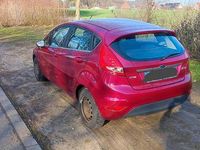 Gebraucht Ford Fiesta Titanium 75 PS (55 kW) 2010 Rot Kleinwagen