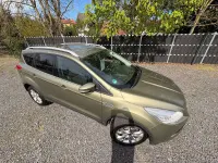 Usado Ford Kuga Titanium 140 HP (102 kW) 2013 Verde SUV