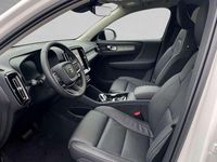 Gebraucht Volvo XC40 Plus 197 PS (144 kW) 2025 Crystal weiß perleffekt SUV