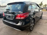 Gebraucht Mercedes B180 122 PS (89 kW) 2018 Schwarz Kleinwagen
