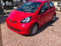 Gebraucht Toyota Aygo 67 PS (49 kW) 2006 Rot Kleinwagen